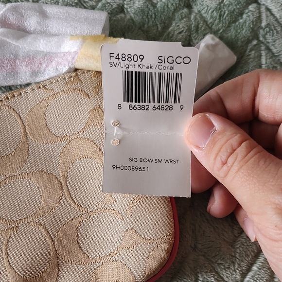 OFFER PLS! Coach Tan And Coral Wristlet - Picture 3 of 6